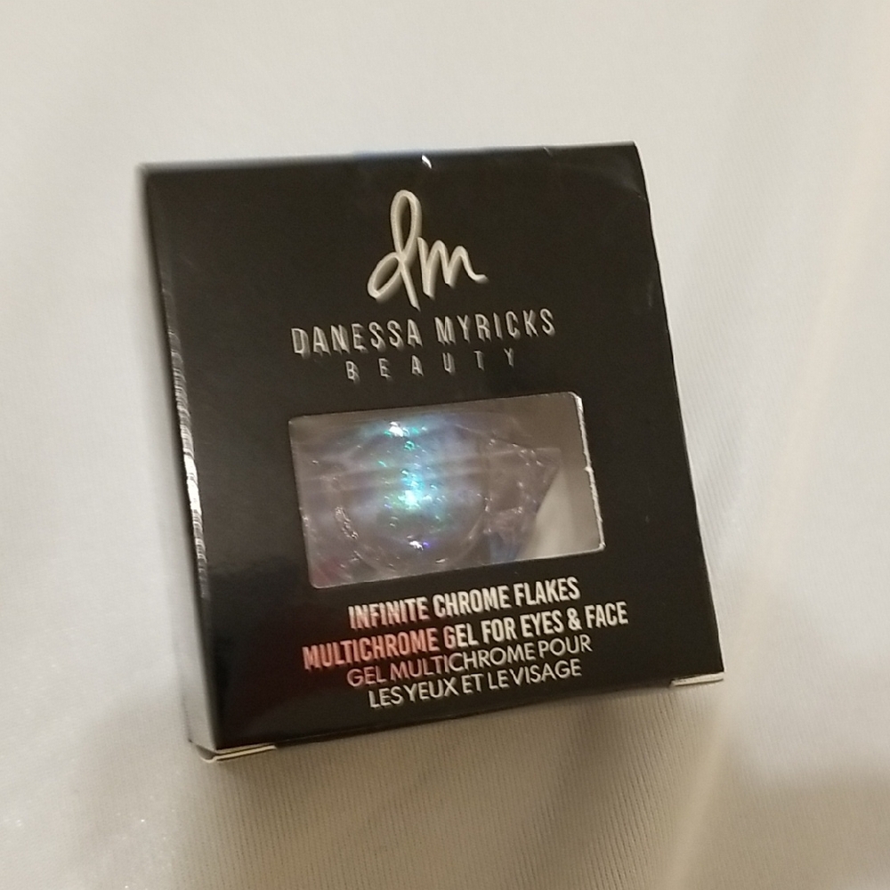 NEW UNOPENED Danessa Myricks Infinite Chrome Flakes Gel In Moonlight